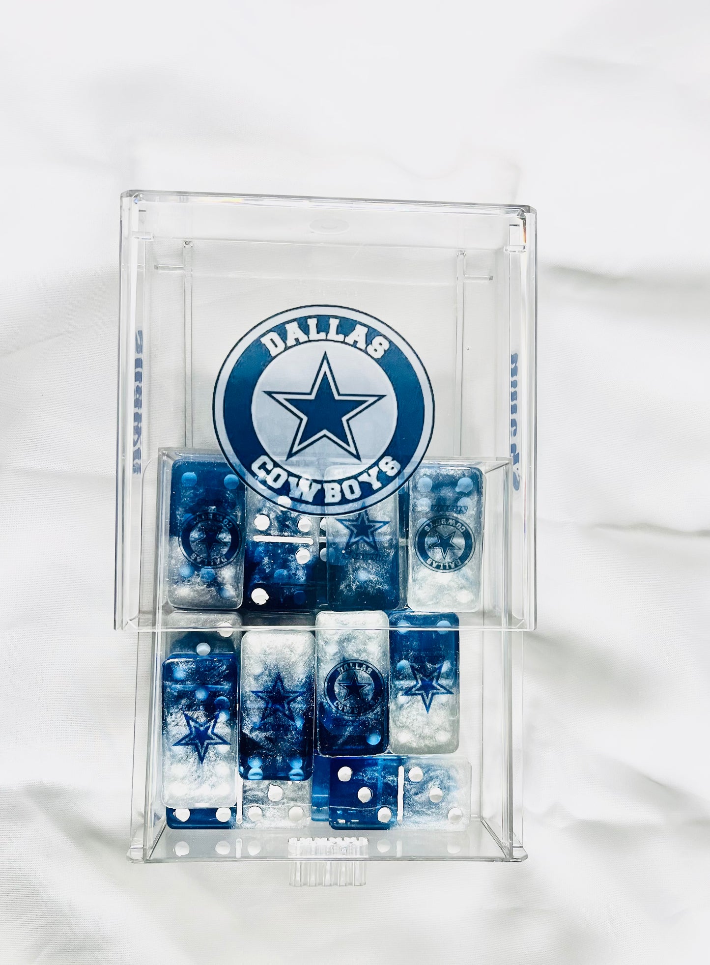 Dominoes